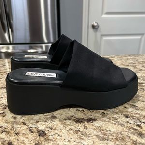 Steve Madden Slinky30 Wedge Sandal